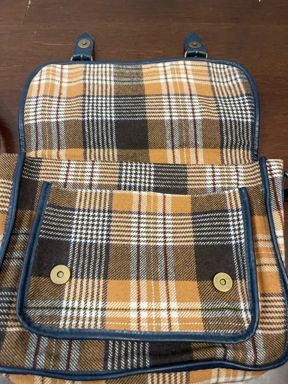bershka schoolboy Crossbody satchel button closure nwot plaid tartan